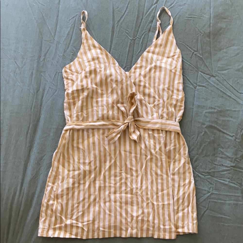 tie dress